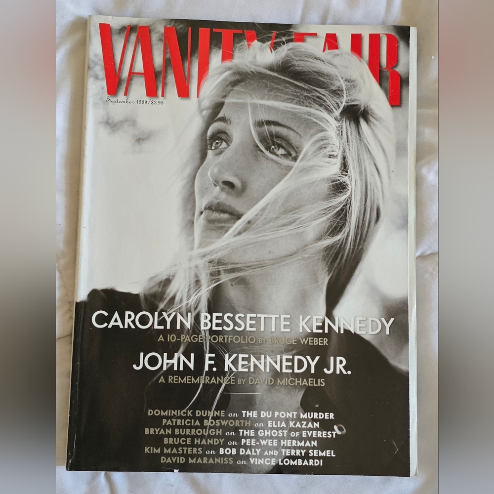 Excellent Vanity Fair Carolyn Bessette Kennedy & JFK Jr September 1999 Issue